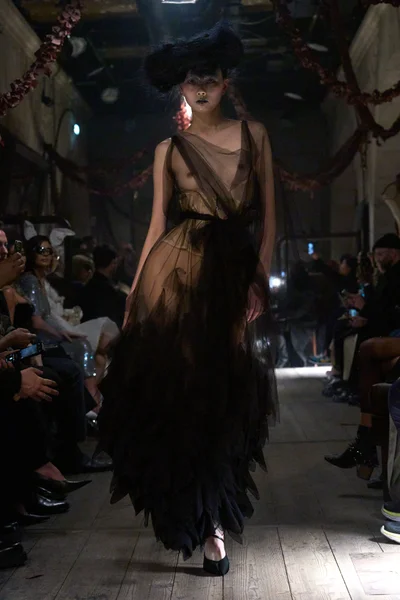 Look 4